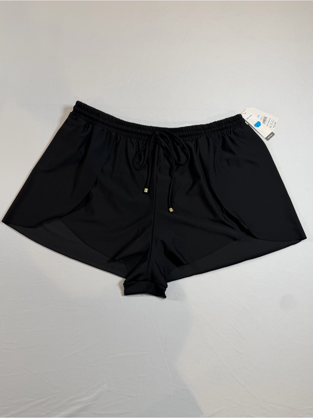 Black Women's Pull-On Athletic Shorts Large (12-14)‎